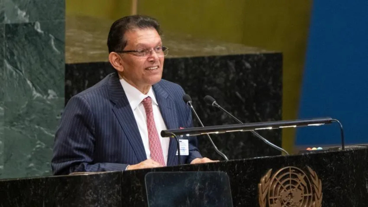 Families Hope Foreign Minister's Russia Visit Will Help Bring Stranded Bangladeshis Home